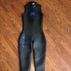 Tri wet-suit from Xterra. BRAND NEW